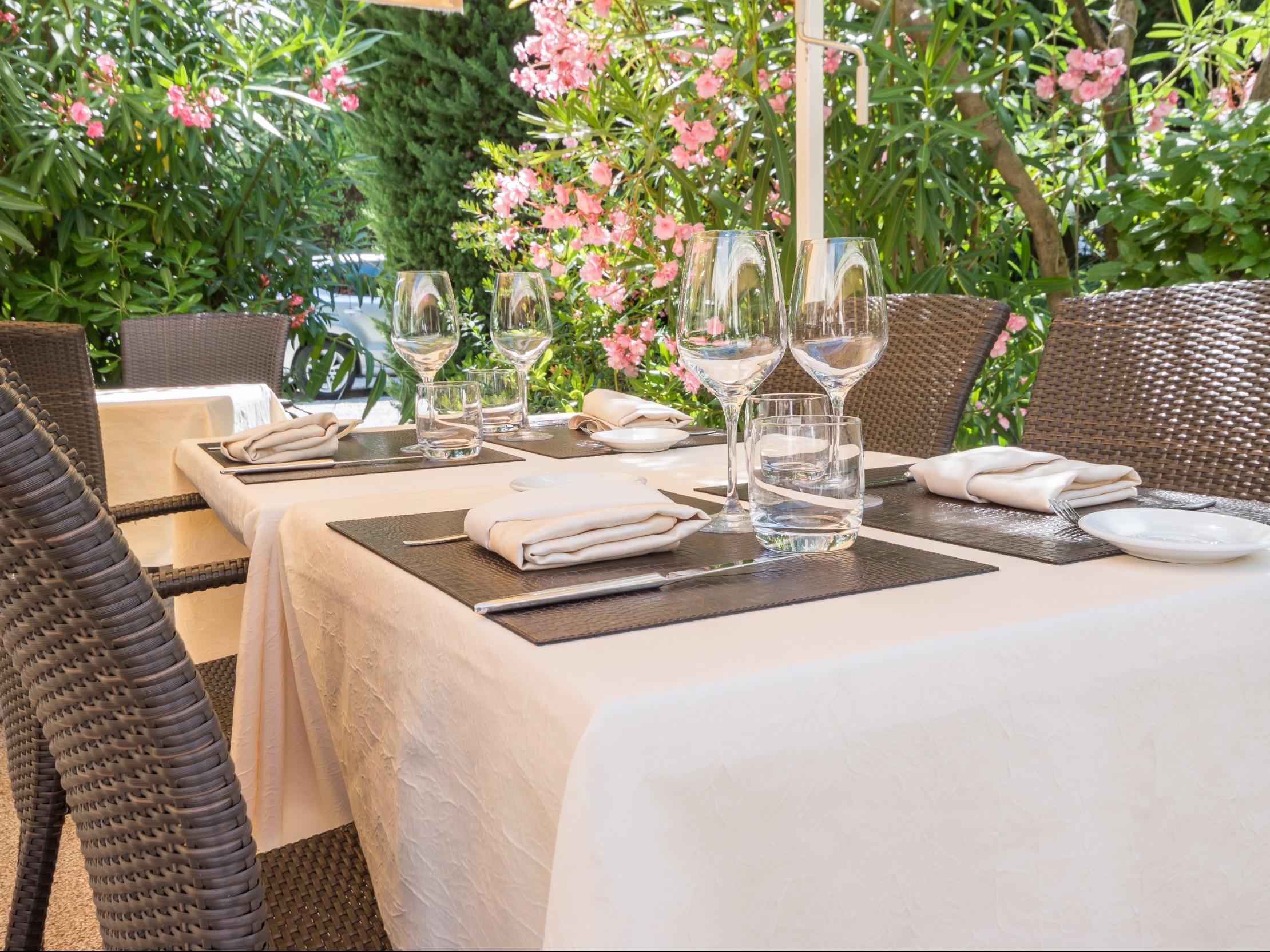 Logis Le Printemps Hotel Restaurant - Montélimar エクステリア 写真
